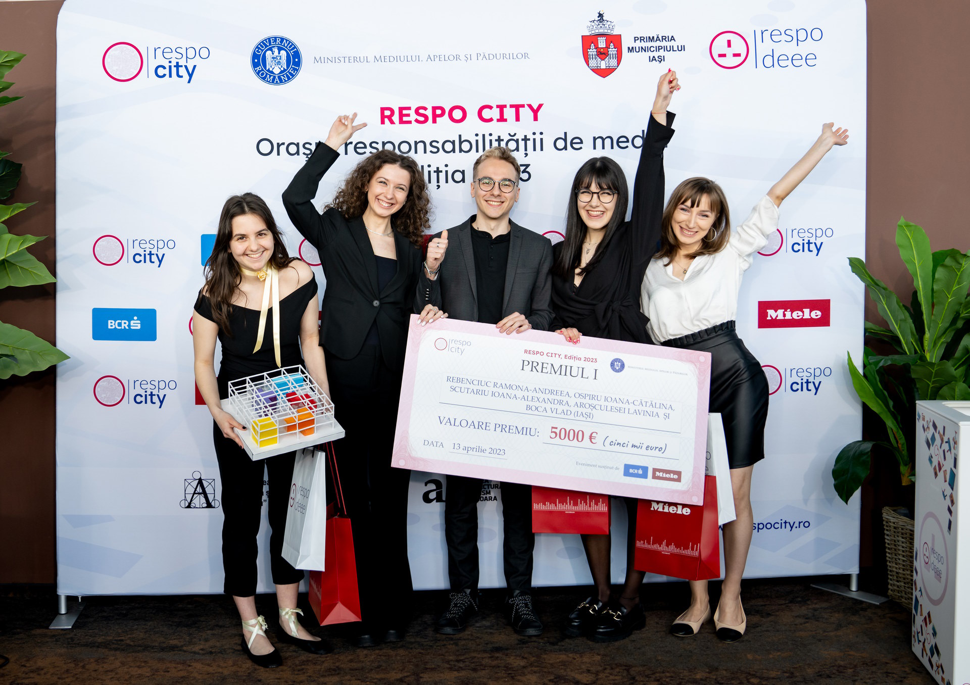 Cinci studenți din Iași au câștigat RESPO CITY, concursul de design urban sustenabil, ediția 2023